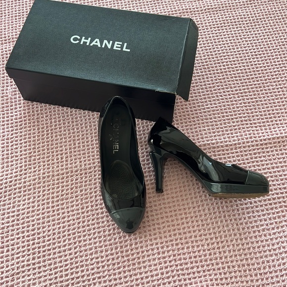 Chanel Heels - Picture 1 of 9